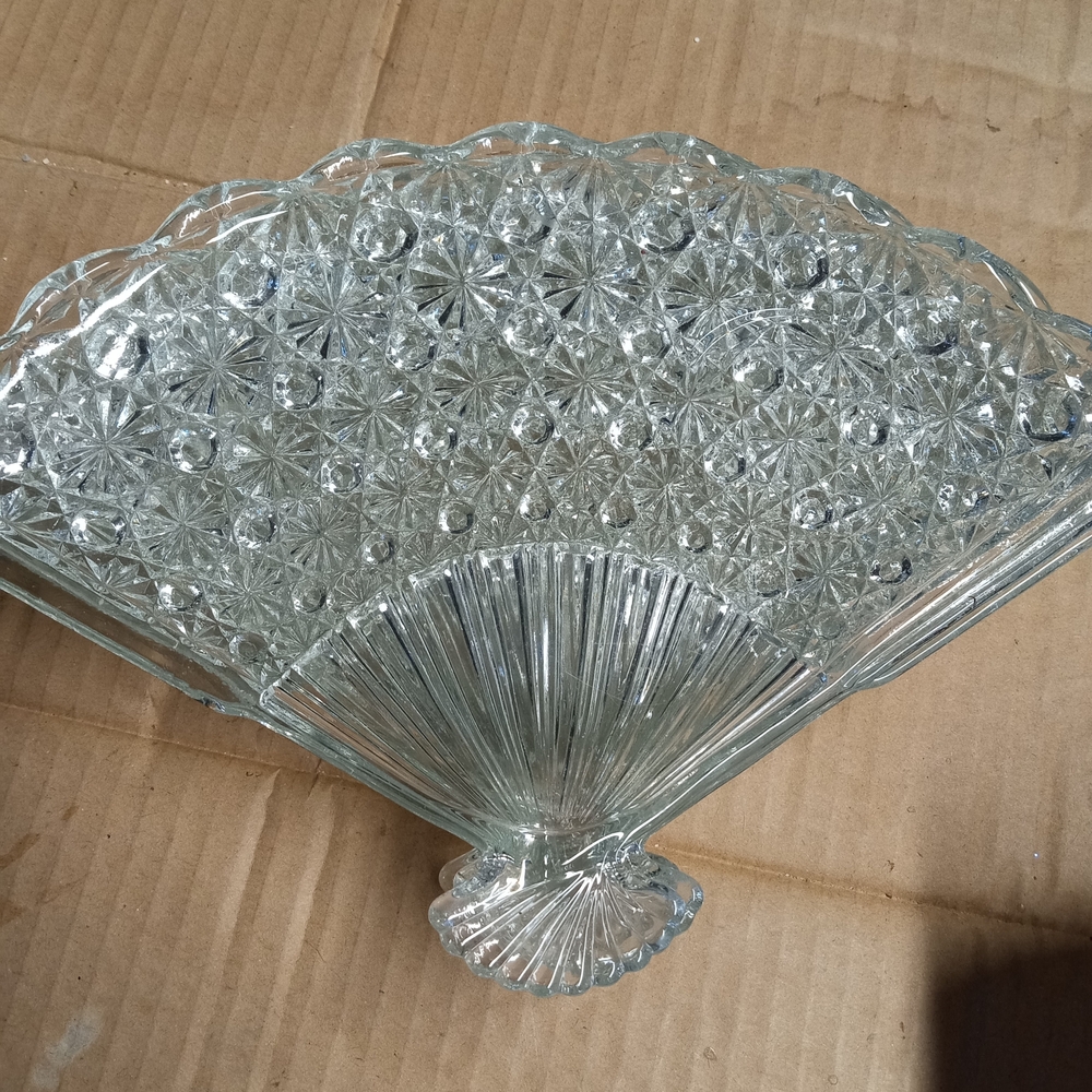 Elegant Clear Glass Fan Snack Tray Set Of 4
